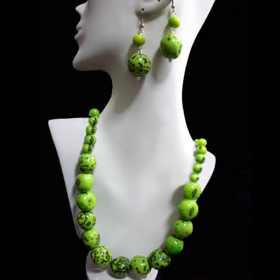 Lot 24 Beautiful Bombona Beads Sets Necklaces with Acai Seeds