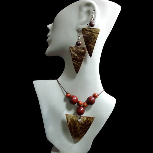 06 Pretty Wholesale Peru Coconut Sets Necklaces Natural Color