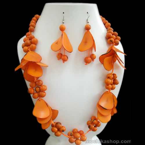 06 Beautiful Handmade Tagua Chips Sets Necklaces and Acai Seeds