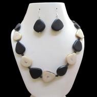 06 Beautiful Wholesale Set Necklaces Handmade Tagua Heart Beads