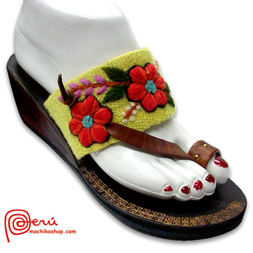 Precious Leather Toe Strap Ethnic Women Sandals Hand Embroidered