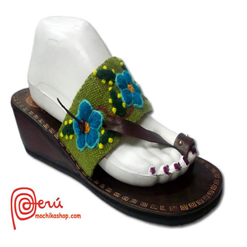 Amazing Leather Toe Strap Ethnic Women Sandals 