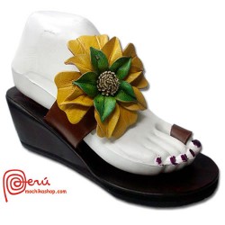Amazing Toe Strap Leather Ethnic Sandals & Decorative Flower handmade